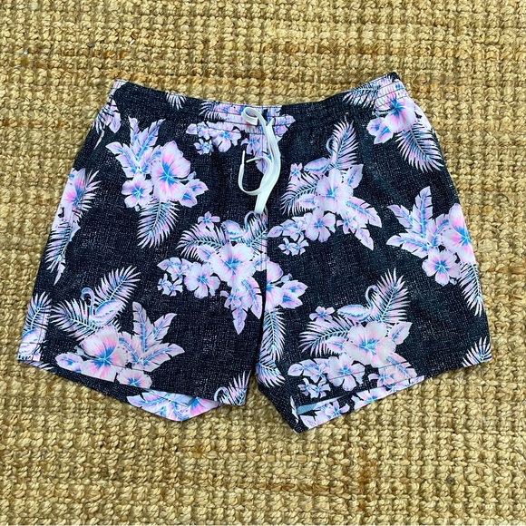 Chubbies Hawaiian Print Swim Trunks, zipper pocket size 2XL - Picture 1 of 6